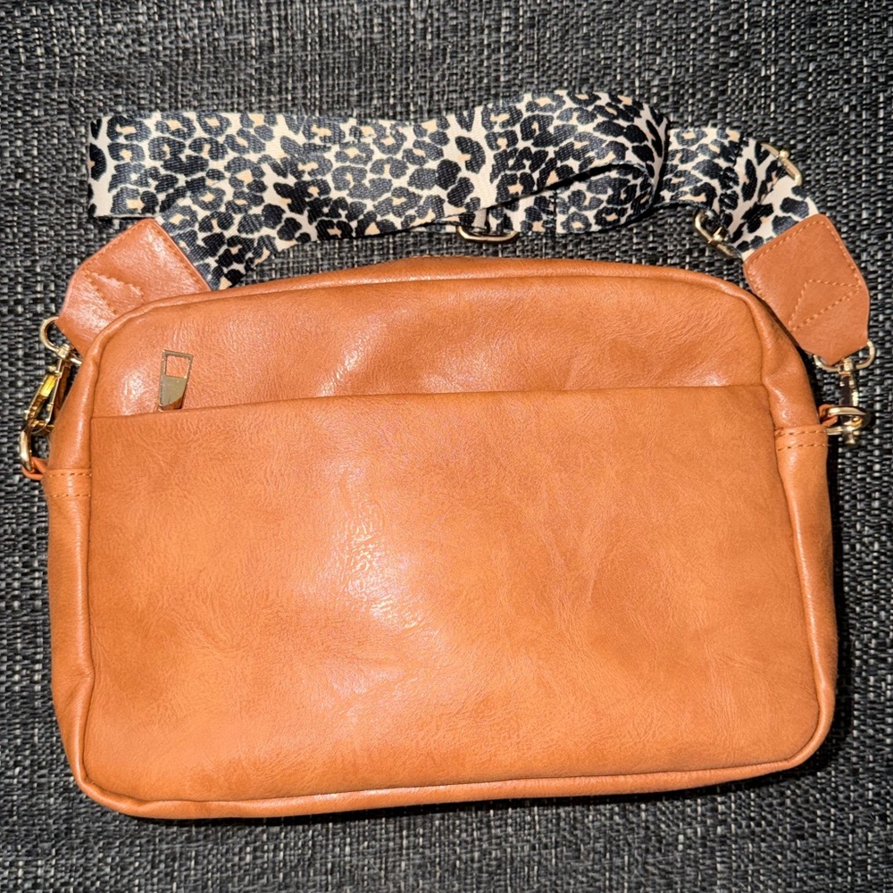 Crossbody Bag with Leopard Print Strap
